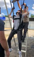 Fallschirmspringen lernen Theorieausbildung am Hängegurtzeug